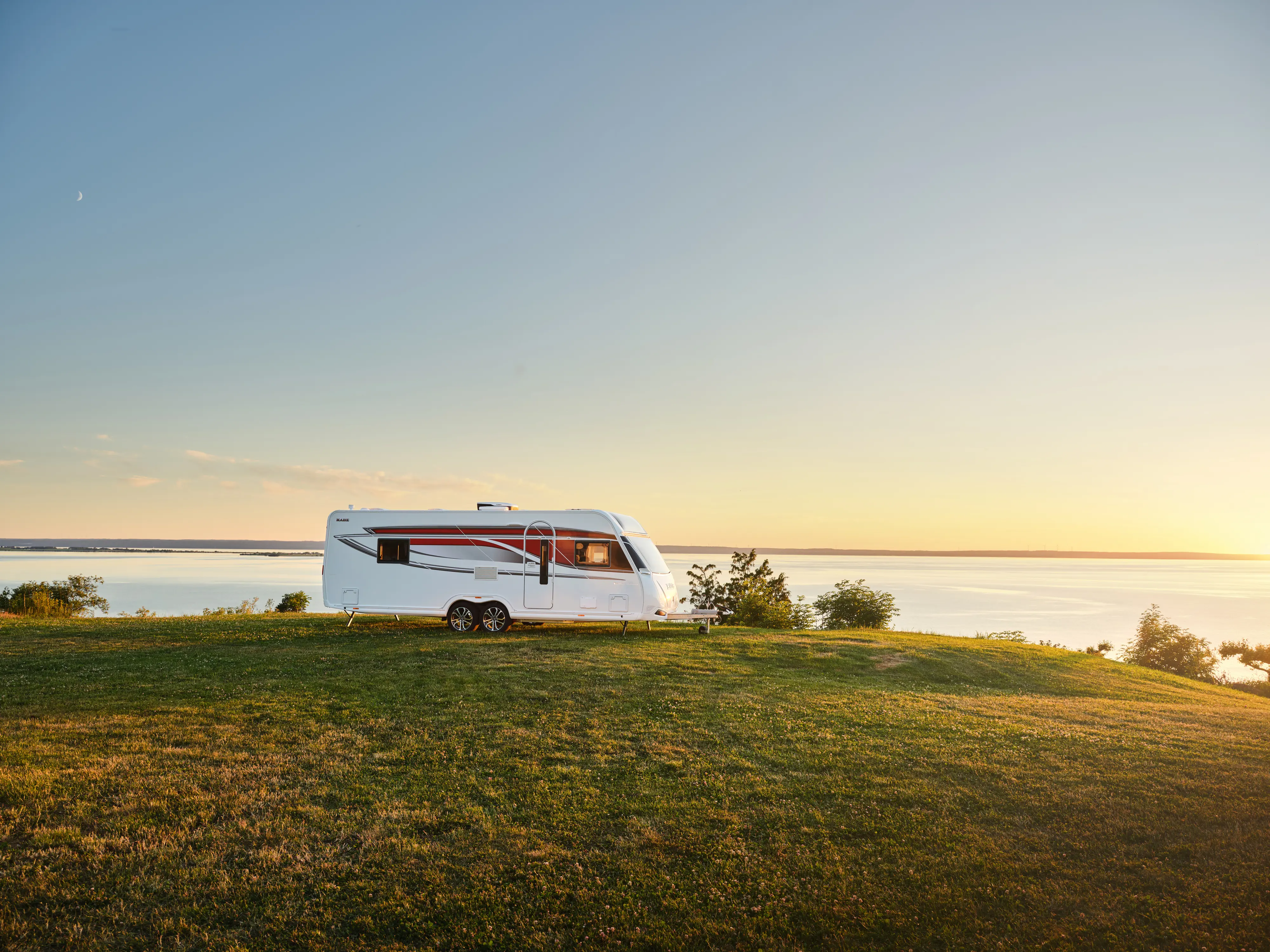 Kabe Husvagn i solnedgång